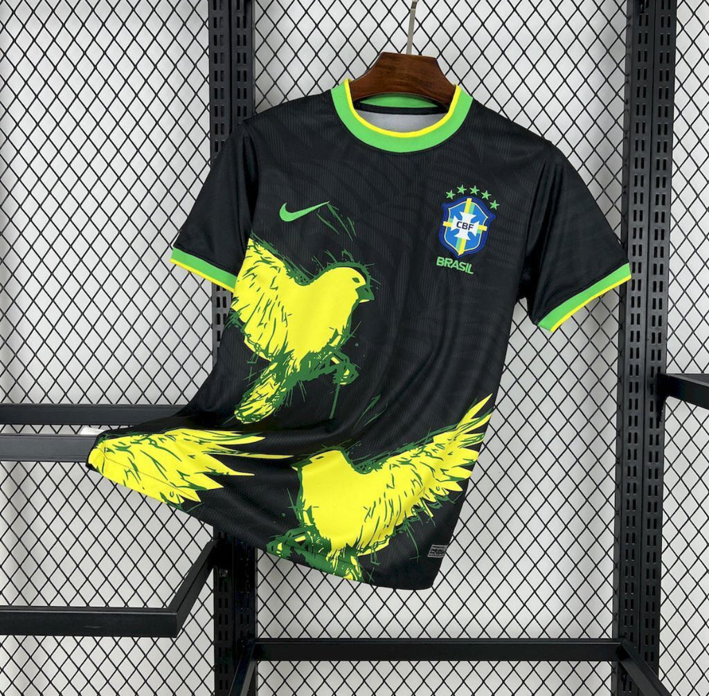 Maillot concept du Brésil Noir/oiseaux jaune 2025