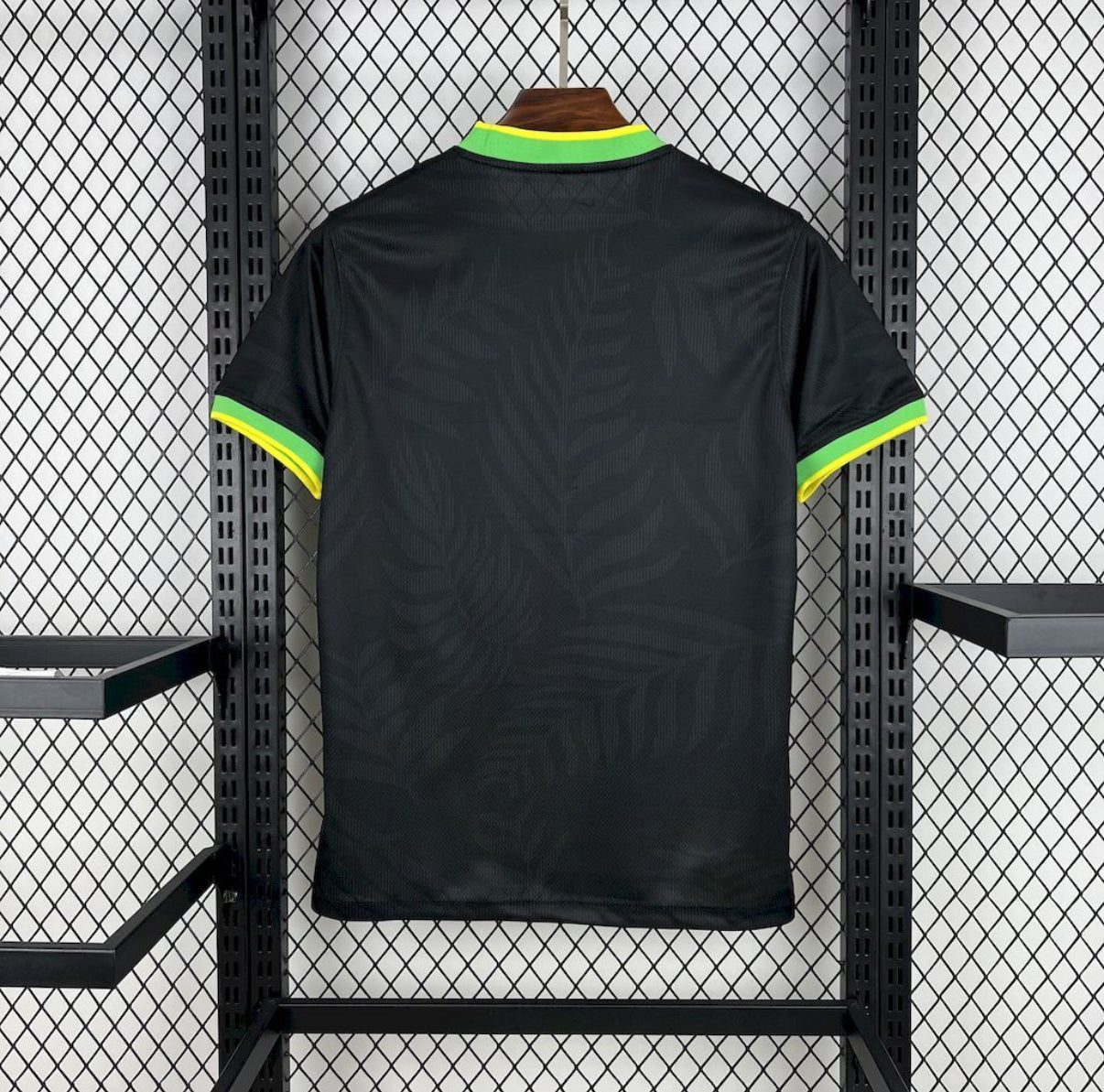 Maillot concept du Brésil Noir/oiseaux jaune 2025