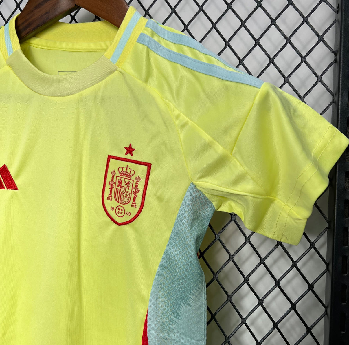 Kit enfant Maillot de l’Espagne Extérieur 2024/2025(Euro2024)