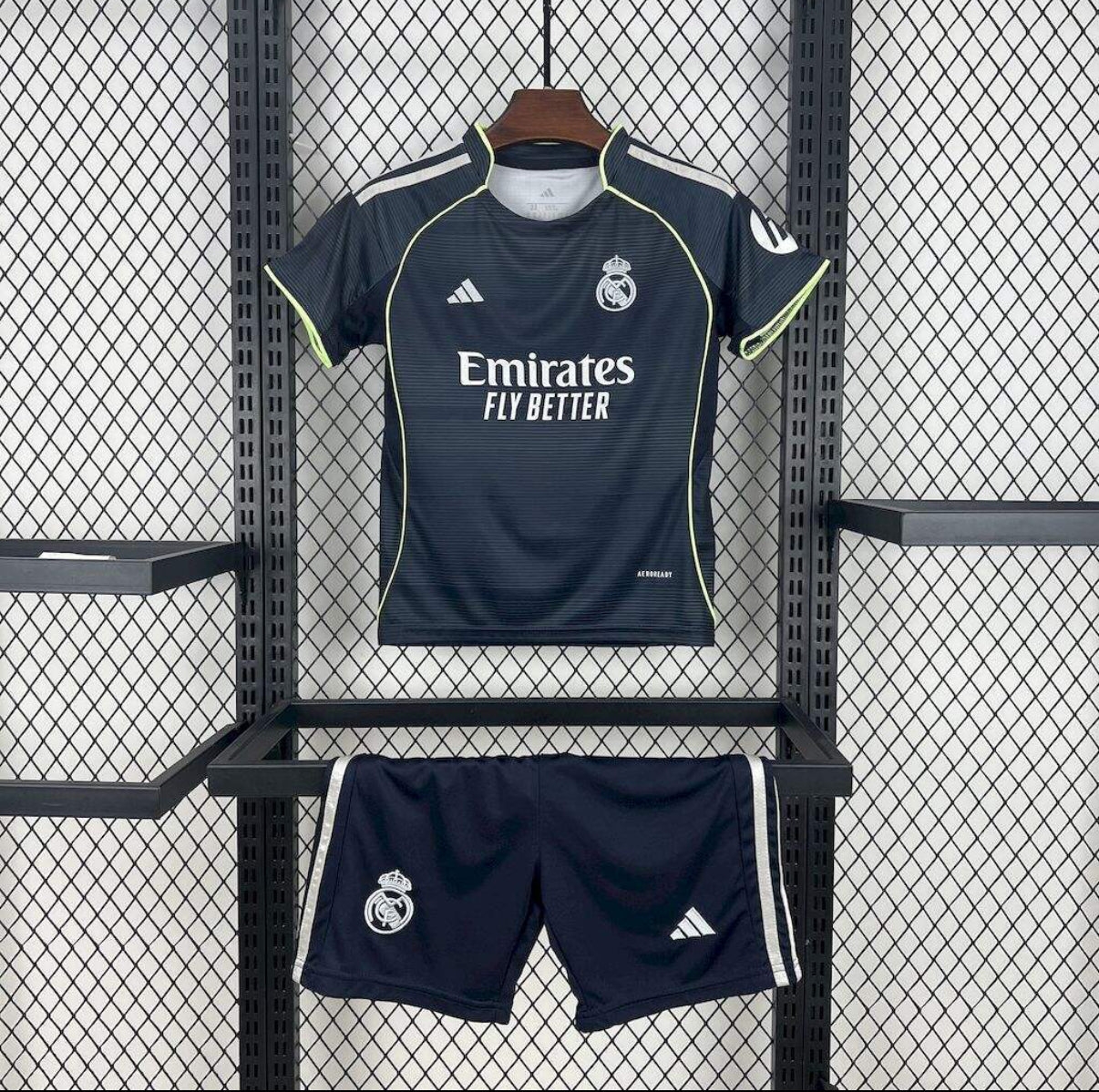 Kit Enfant Réal Madrid Extérieur 2025/2026