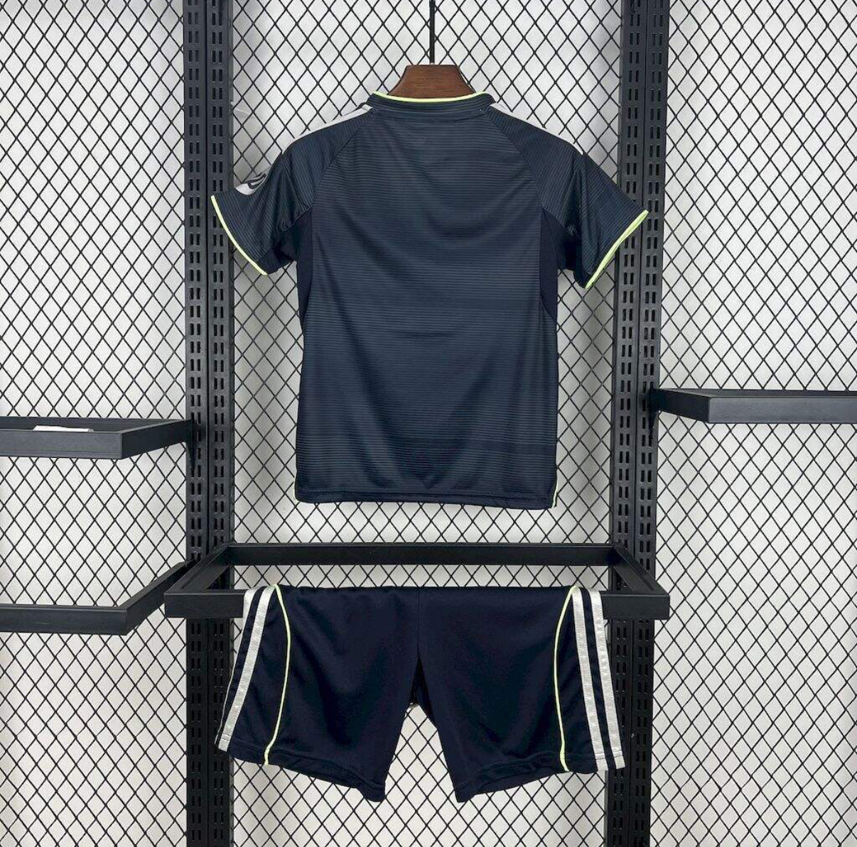 Kit Enfant Réal Madrid Extérieur 2025/2026