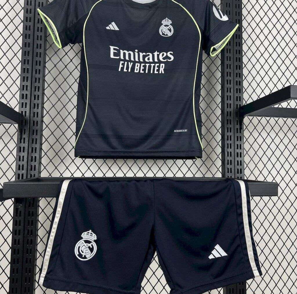 Kit Enfant Réal Madrid Extérieur 2025/2026