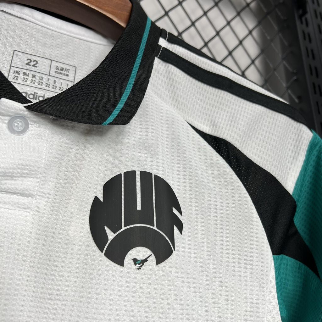 Kit enfant 3ème Maillot Newcastle United 2024/2025