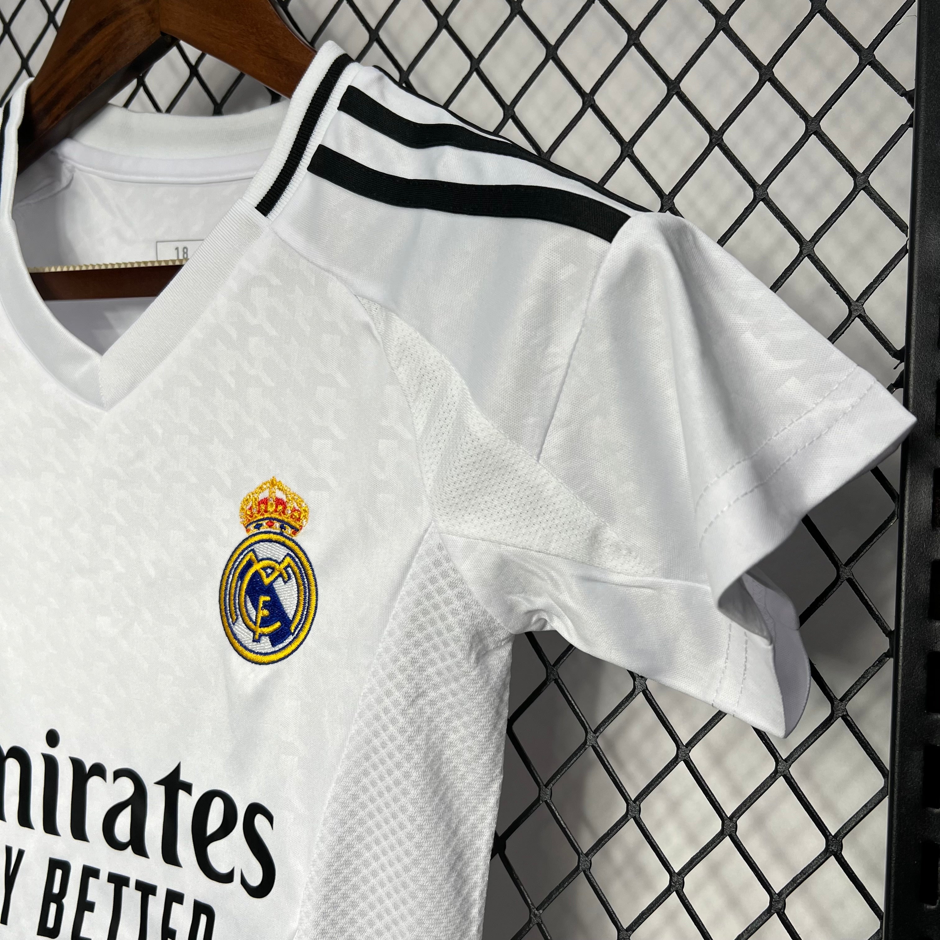 Kit enfant Real Madrid Domicile 2024/2025