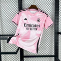 Maillot réal Madrid rose concept 2025
