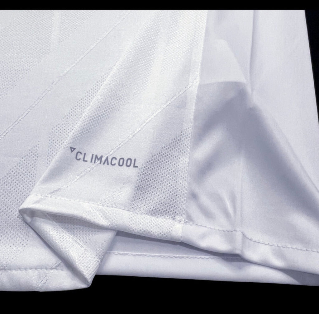Maillot real madrid rétro 17/18