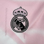 Maillot réal Madrid rose concept 2025