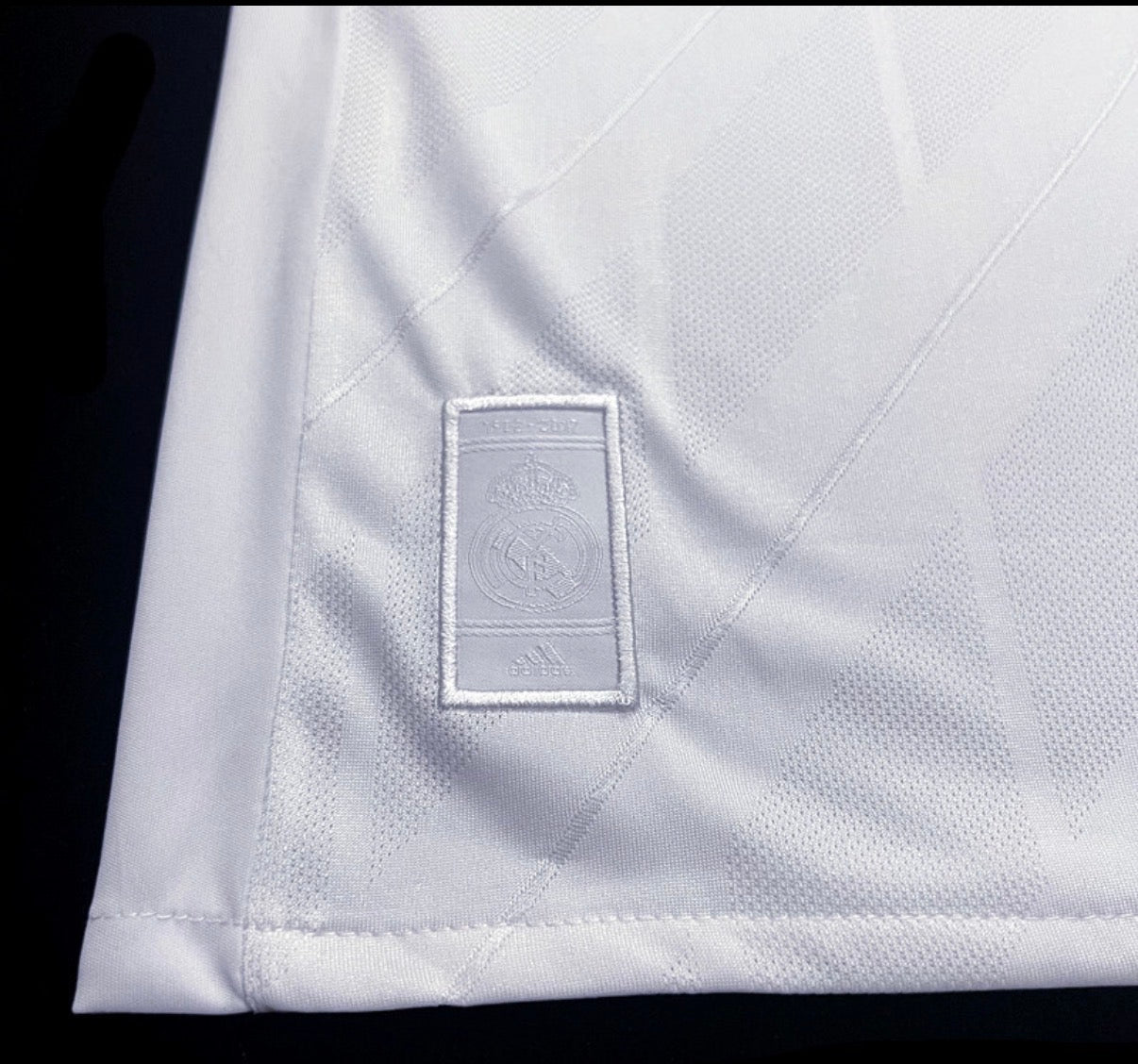 Maillot real madrid rétro 17/18