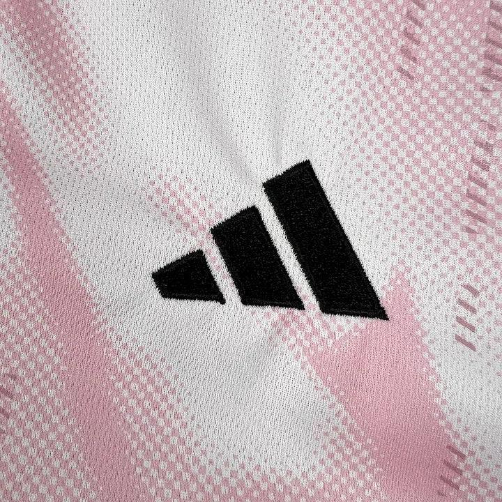 Maillot réal Madrid rose concept 2025