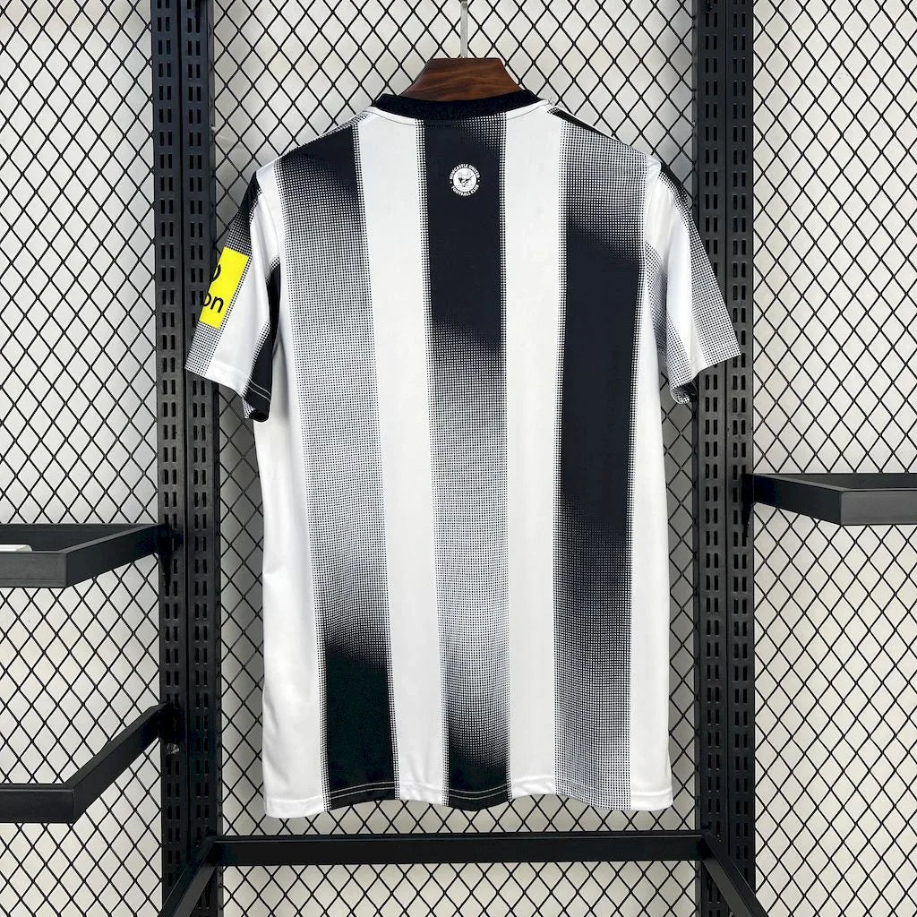 Maillot domicile newcastle 25/26